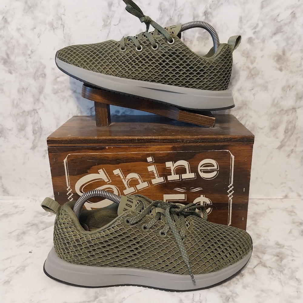 Pre-owned worn 1x NOBULL mess runners